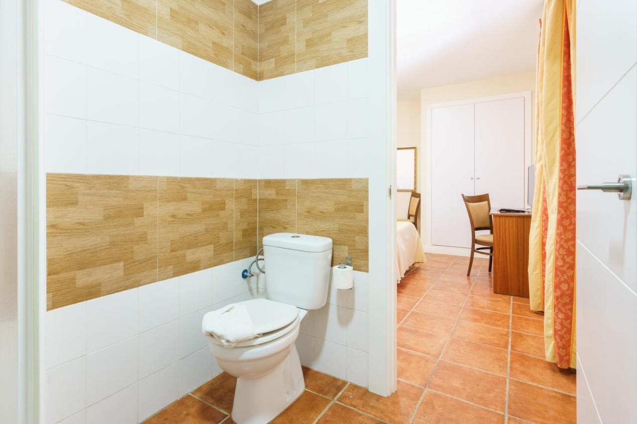 Hotel Carlos V Jerez By Vivere Stays Херес де ла Фронтера Екстериор снимка
