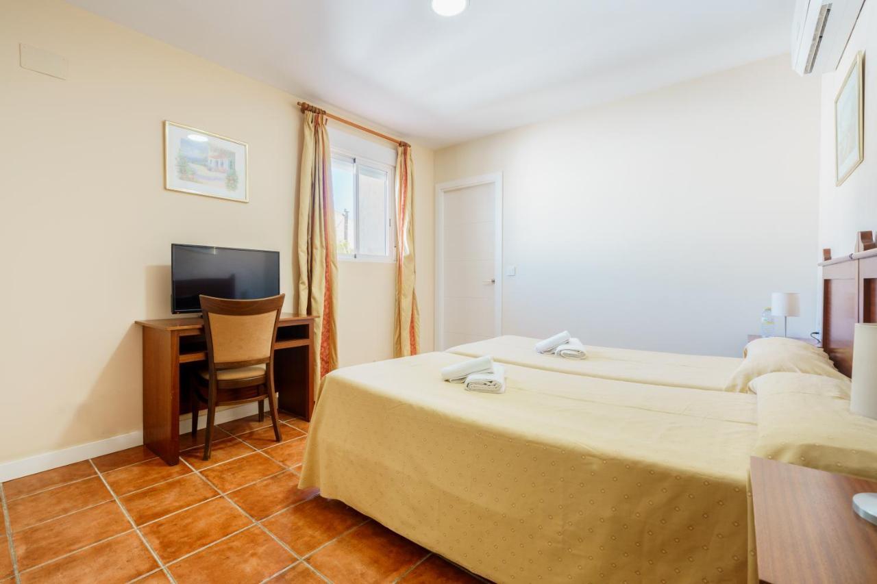 Hotel Carlos V Jerez By Vivere Stays Херес де ла Фронтера Екстериор снимка